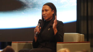 Dr. Jeanette Epps speaking at Le&nbsp;69ɫ����Ƶ College, sharing her journey to the International Space Station