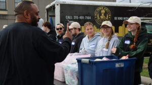 DIVE Day volunteers at We Rise Above the Streets